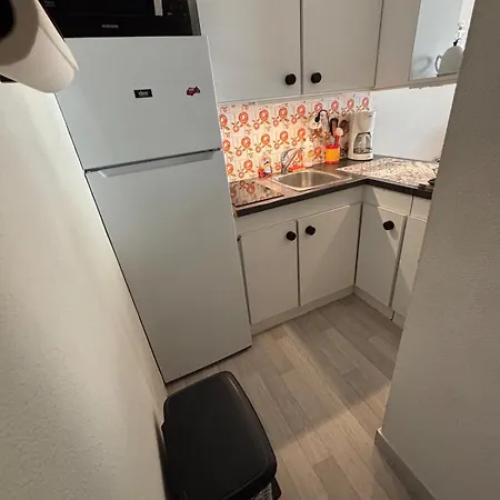 Grand F2 40 M2 Centre Port, Loggia 5m2, Vue Jardin, Belle Terrasse, Parking Prive דירה