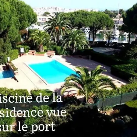 Grand F2 40 M2 Centre Port, Loggia 5m2, Vue Jardin, Belle Terrasse, Parking Privé Agde