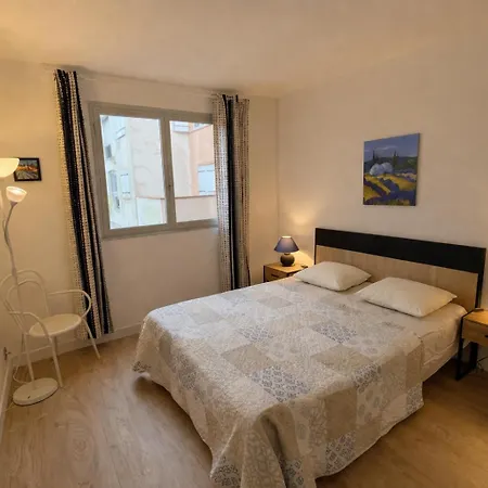 דירה Grand F2 40 M2 Centre Port, Loggia 5m2, Vue Jardin, Belle Terrasse, Parking Prive *