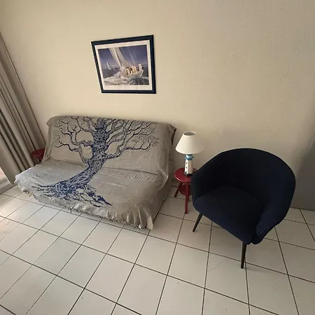 Grand F2 40 M2 Centre Port, Loggia 5m2, Vue Jardin, Belle Terrasse, Parking Prive