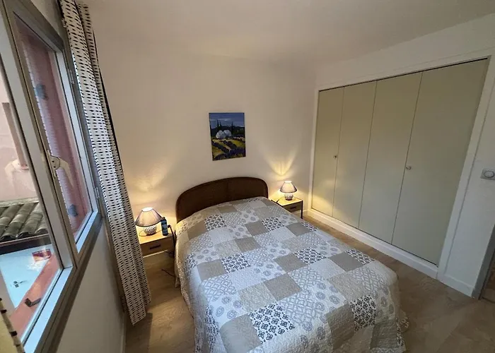 Grand F2 40 M2 Centre Port, Loggia 5m2, Vue Jardin, Belle Terrasse, Parking Privé Apartamento Agde