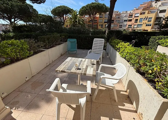 Grand F2 40 M2 Centre Port, Loggia 5m2, Vue Jardin, Belle Terrasse, Parking Privé