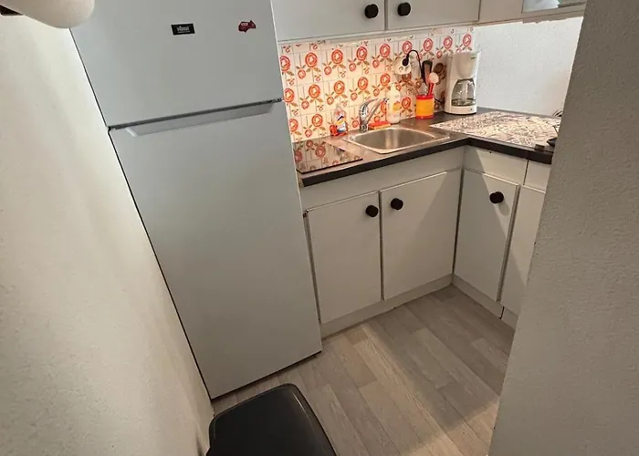 Grand F2 40 M2 Centre Port, Loggia 5m2, Vue Jardin, Belle Terrasse, Parking Privé Apartamento