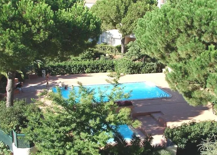 Grand F2 40 M2 Centre Port, Loggia 5m2, Vue Jardin, Belle Terrasse, Parking Privé Apartamento Agde